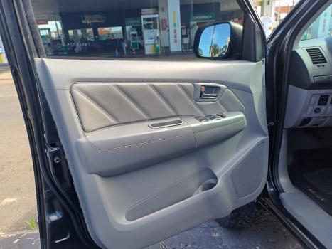 TOYOTA Hilux Caminhonete 3.0 4P 4X4 SRV TURBO DIESEL CABINE DUPLA AUTOM�TICO, Foto 7