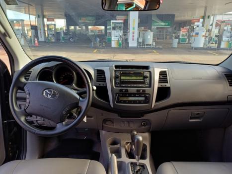 TOYOTA Hilux Caminhonete 3.0 4P 4X4 SRV TURBO DIESEL CABINE DUPLA AUTOM�TICO, Foto 8