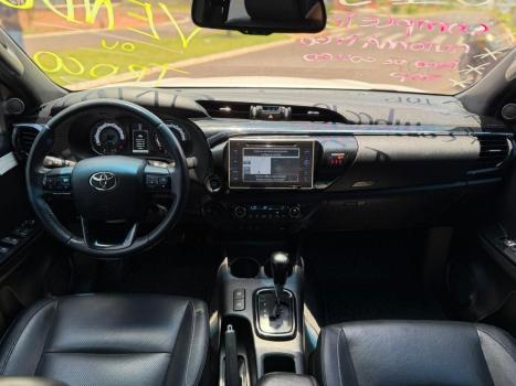 TOYOTA Hilux Caminhonete 2.8 16V SRX 50 ANOS 4X4 TURBO DIESEL CABINE DUPLA AUTOM�TICO, Foto 3