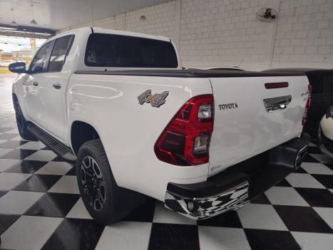 TOYOTA Hilux Caminhonete 2.8 16V SRV 4X4 DIESEL CABINE DUPLA AUTOM�TICO, Foto 4