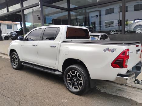 TOYOTA Hilux Caminhonete 2.8 16V SRX 4X4 DIESEL CABINE DUPLA AUTOM�TICO, Foto 4