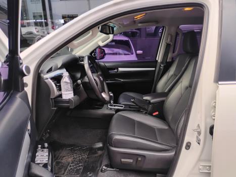 TOYOTA Hilux Caminhonete 2.8 16V SRX 4X4 DIESEL CABINE DUPLA AUTOM�TICO, Foto 8