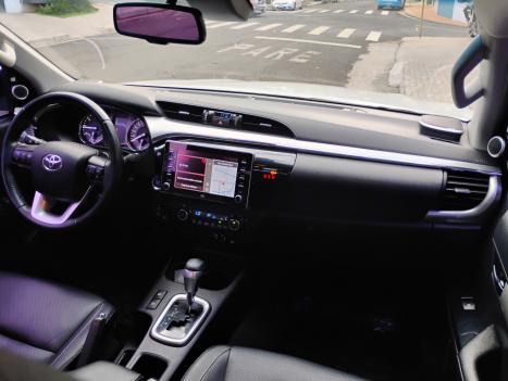 TOYOTA Hilux Caminhonete 2.8 16V SRX 4X4 DIESEL CABINE DUPLA AUTOM�TICO, Foto 14