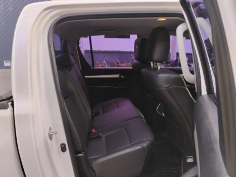 TOYOTA Hilux Caminhonete 2.8 16V SRX 4X4 DIESEL CABINE DUPLA AUTOM�TICO, Foto 16