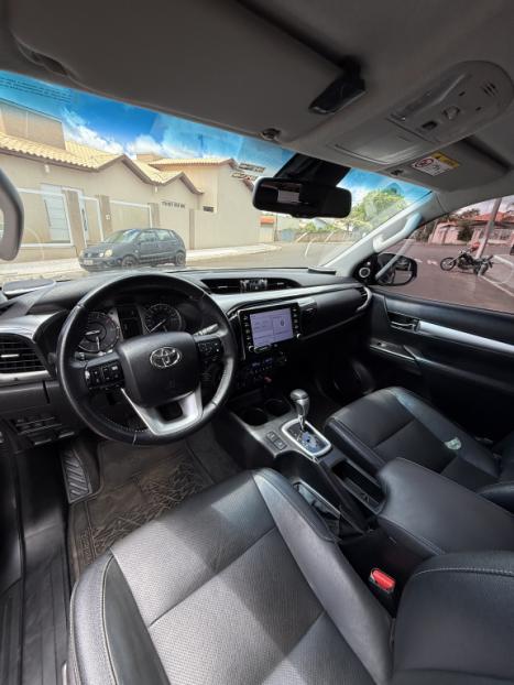 TOYOTA Hilux Caminhonete 2.8 16V 4P SRX DIESEL CABINE DUPLA, Foto 4