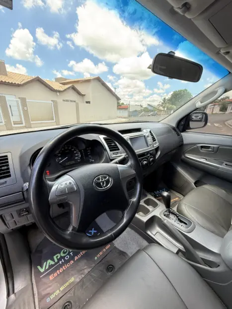 TOYOTA Hilux Caminhonete 2.7 16V 4P SR FLEX CABINE DUPLA, Foto 8