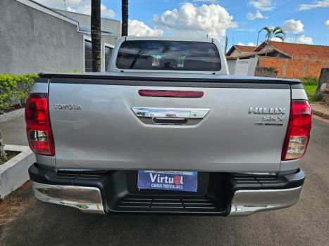 TOYOTA Hilux Caminhonete 2.8 16V 4P SRX DIESEL CABINE DUPLA, Foto 4