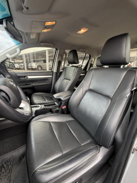 TOYOTA Hilux Caminhonete 2.8 16V SRV 4X4 DIESEL CABINE DUPLA AUTOM�TICO, Foto 10