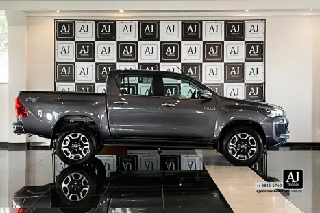 TOYOTA Hilux Caminhonete 2.8 16V SRX 4X4 TURBO DIESEL CABINE DUPLA AUTOM�TICO, Foto 4