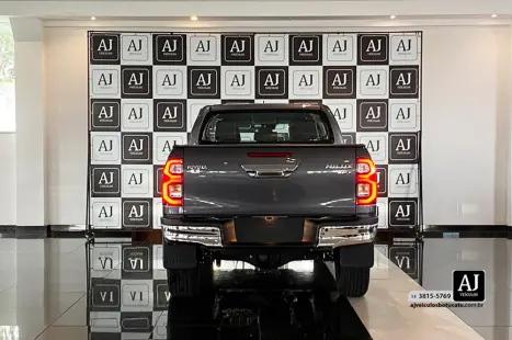 TOYOTA Hilux Caminhonete 2.8 16V SRX 4X4 TURBO DIESEL CABINE DUPLA AUTOM�TICO, Foto 7