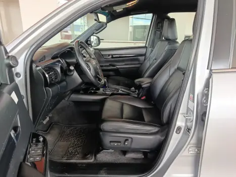 TOYOTA Hilux Caminhonete 2.8 16V SRX 50 ANOS 4X4 TURBO DIESEL CABINE DUPLA AUTOM�TICO, Foto 9