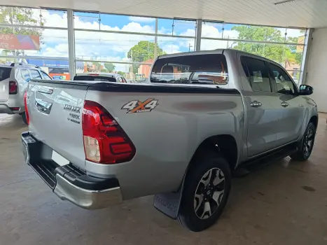 TOYOTA Hilux Caminhonete 2.8 16V SRX 50 ANOS 4X4 TURBO DIESEL CABINE DUPLA AUTOM�TICO, Foto 4