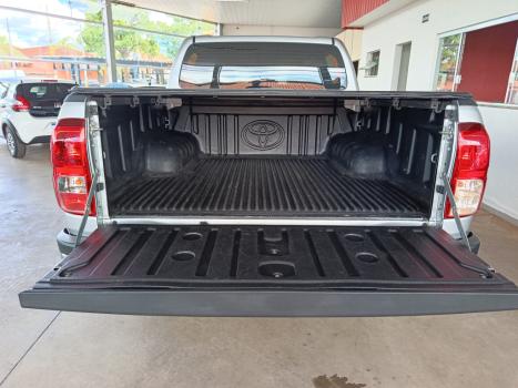 TOYOTA Hilux Caminhonete 2.8 16V SRX 4X4 TURBO DIESEL CABINE DUPLA AUTOM�TICO, Foto 12
