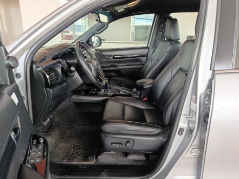 TOYOTA Hilux Caminhonete 2.8 16V SRX 4X4 TURBO DIESEL CABINE DUPLA AUTOM�TICO, Foto 9
