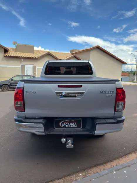 TOYOTA Hilux Caminhonete 2.7 16V 4P SRV CABINE DUPLA, Foto 2