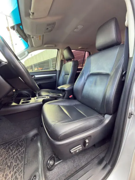 TOYOTA Hilux Caminhonete 2.7 16V 4P SRV CABINE DUPLA, Foto 5