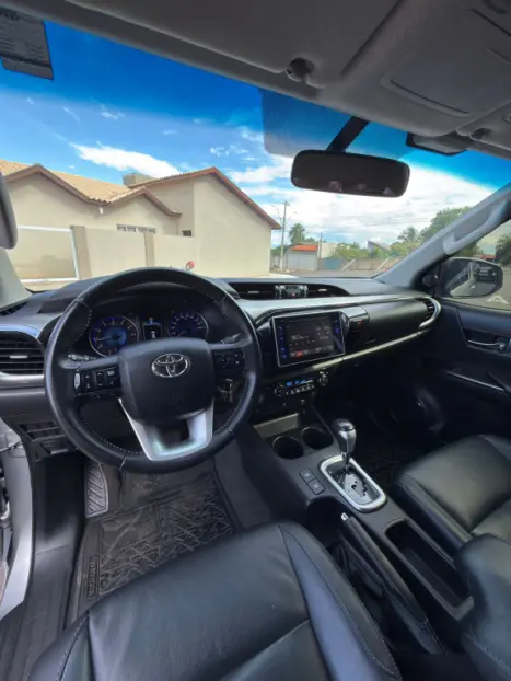 TOYOTA Hilux Caminhonete 2.7 16V 4P SRV CABINE DUPLA, Foto 11