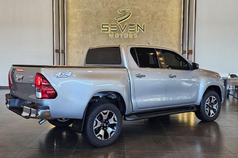 TOYOTA Hilux Caminhonete 2.8 16V SRX 4X4 DIESEL CABINE DUPLA AUTOM�TICO, Foto 5