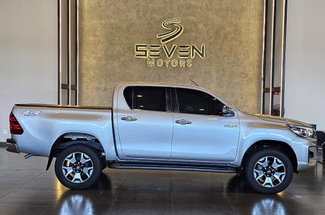 TOYOTA Hilux Caminhonete 2.8 16V SRX 4X4 DIESEL CABINE DUPLA AUTOM�TICO, Foto 6