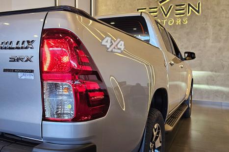 TOYOTA Hilux Caminhonete 2.8 16V SRX 4X4 DIESEL CABINE DUPLA AUTOM�TICO, Foto 9