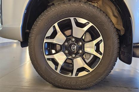 TOYOTA Hilux Caminhonete 2.8 16V SRX 4X4 DIESEL CABINE DUPLA AUTOM�TICO, Foto 11