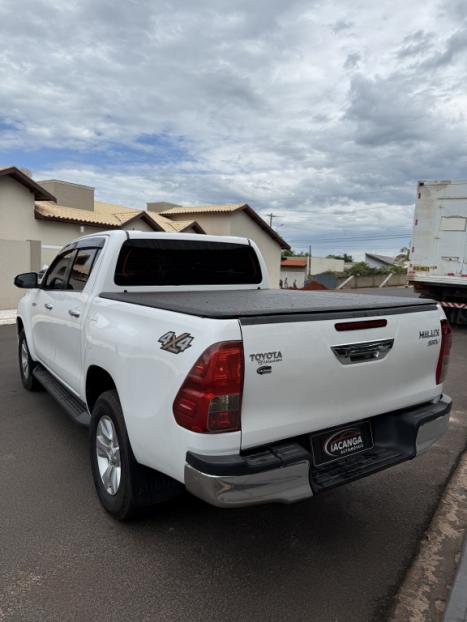 TOYOTA Hilux Caminhonete 2.8 16V SRV 4X4 DIESEL CABINE DUPLA AUTOM�TICO, Foto 4
