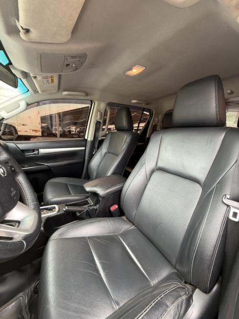TOYOTA Hilux Caminhonete 2.8 16V SRV 4X4 DIESEL CABINE DUPLA AUTOM�TICO, Foto 9