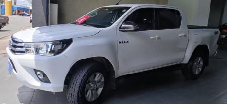 TOYOTA Hilux Caminhonete 3.0 16V 4P 4X4 SRV TURBO DIESEL CABINE DUPLA AUTOM�TICO, Foto 3