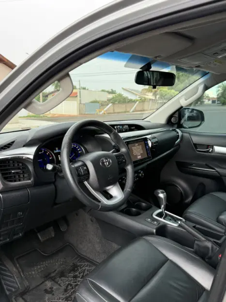 TOYOTA Hilux Caminhonete 2.8 16V SRV 4X4 DIESEL CABINE DUPLA AUTOM�TICO, Foto 9