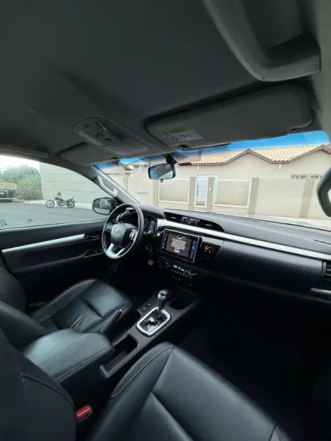 TOYOTA Hilux Caminhonete 2.8 16V SRV 4X4 DIESEL CABINE DUPLA AUTOM�TICO, Foto 10