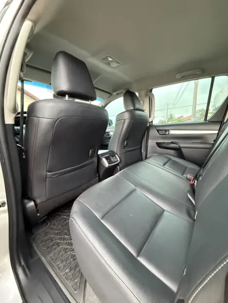 TOYOTA Hilux Caminhonete 2.8 16V SRV 4X4 DIESEL CABINE DUPLA AUTOM�TICO, Foto 14