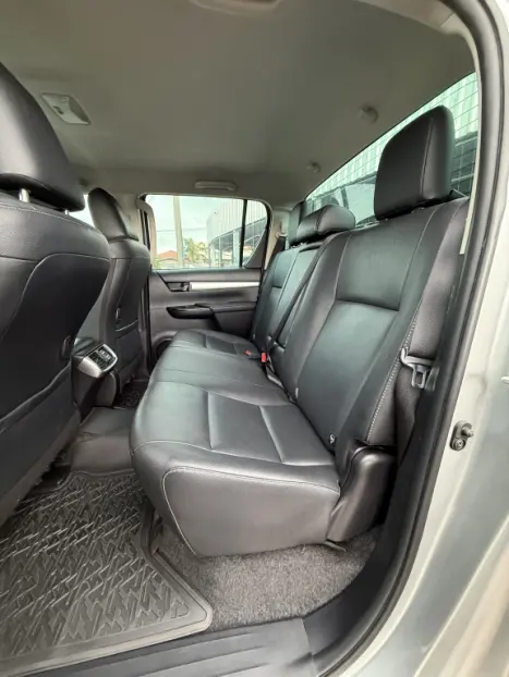 TOYOTA Hilux Caminhonete 2.8 16V SRV 4X4 DIESEL CABINE DUPLA AUTOM�TICO, Foto 15