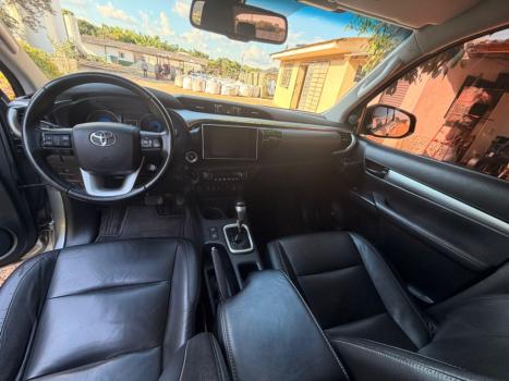 TOYOTA Hilux Caminhonete 2.8 16V SRV 4X4 DIESEL CABINE DUPLA AUTOM�TICO, Foto 3