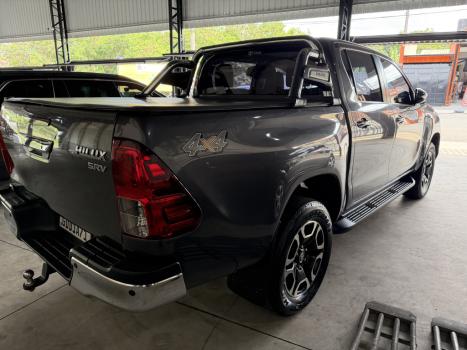 TOYOTA Hilux Caminhonete 2.8 16V SRV 4X4 DIESEL CABINE DUPLA AUTOM�TICO, Foto 3