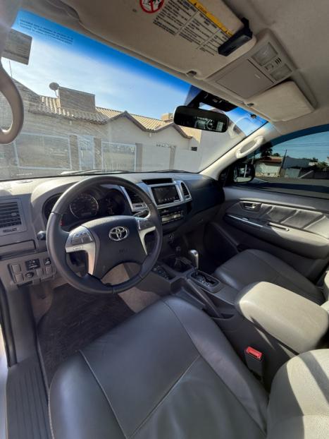 TOYOTA Hilux Caminhonete 3.0 16V 4P 4X4 SRV TURBO DIESEL CABINE DUPLA AUTOM�TICO, Foto 10