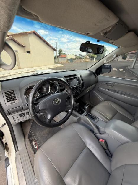 TOYOTA Hilux Caminhonete 3.0 4P 4X4 SRV TURBO DIESEL CABINE DUPLA AUTOM�TICO, Foto 12