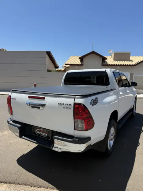 TOYOTA Hilux Caminhonete 2.8 16V SRV 4X4 DIESEL CABINE DUPLA AUTOM�TICO, Foto 5