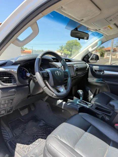TOYOTA Hilux Caminhonete 2.8 16V SRV 4X4 DIESEL CABINE DUPLA AUTOM�TICO, Foto 10