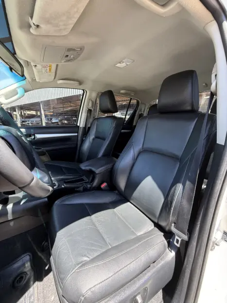TOYOTA Hilux Caminhonete 2.8 16V SRV 4X4 DIESEL CABINE DUPLA AUTOM�TICO, Foto 12