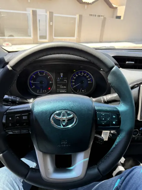 TOYOTA Hilux Caminhonete 2.8 16V SRV 4X4 DIESEL CABINE DUPLA AUTOM�TICO, Foto 15