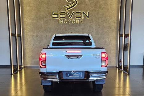 TOYOTA Hilux Caminhonete 2.8 16V SRX 4X4 DIESEL CABINE DUPLA AUTOM�TICO, Foto 4