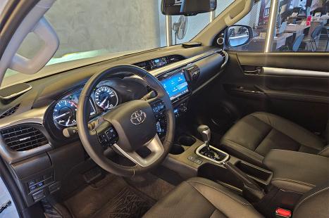 TOYOTA Hilux Caminhonete 2.8 16V SRX 4X4 DIESEL CABINE DUPLA AUTOM�TICO, Foto 9