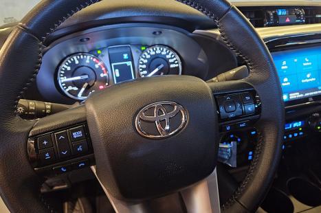 TOYOTA Hilux Caminhonete 2.8 16V SRX 4X4 DIESEL CABINE DUPLA AUTOM�TICO, Foto 12
