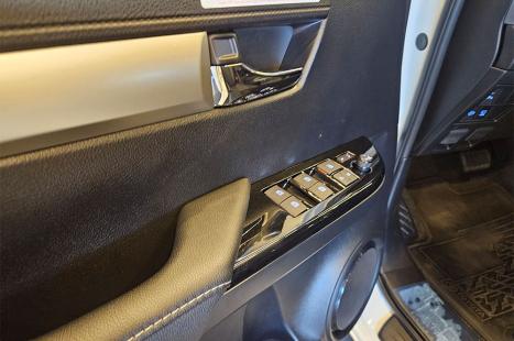 TOYOTA Hilux Caminhonete 2.8 16V SRX 4X4 DIESEL CABINE DUPLA AUTOM�TICO, Foto 15