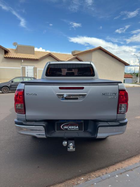 TOYOTA Hilux Caminhonete 2.7 16V 4P SRV CABINE DUPLA, Foto 2