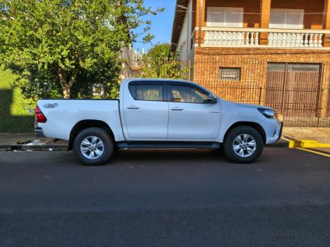 TOYOTA Hilux Caminhonete 2.8 16V SRV 4X4 DIESEL CABINE DUPLA AUTOM�TICO, Foto 4