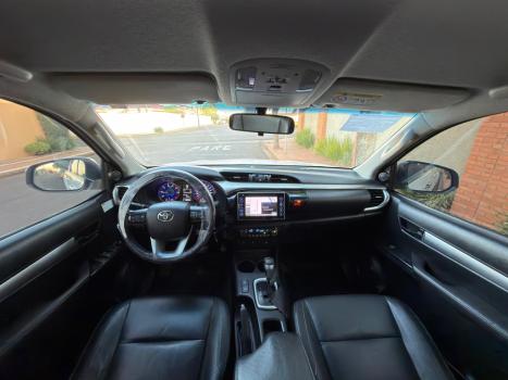 TOYOTA Hilux Caminhonete 2.8 16V SRV 4X4 DIESEL CABINE DUPLA AUTOM�TICO, Foto 14