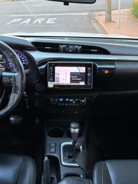 TOYOTA Hilux Caminhonete 2.8 16V SRV 4X4 DIESEL CABINE DUPLA AUTOM�TICO, Foto 17