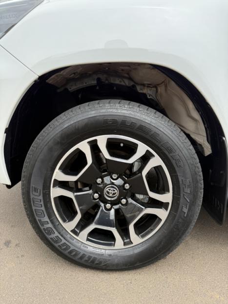 TOYOTA Hilux Caminhonete 2.8 16V SRX 4X4 TURBO DIESEL CABINE DUPLA AUTOM�TICO, Foto 7