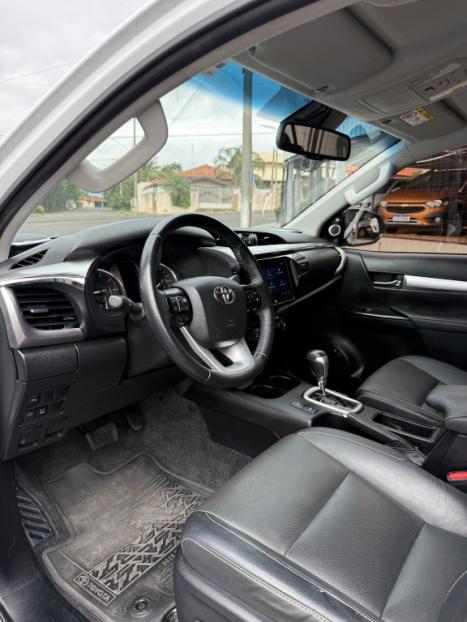 TOYOTA Hilux Caminhonete 2.8 16V SRX 4X4 TURBO DIESEL CABINE DUPLA AUTOM�TICO, Foto 9